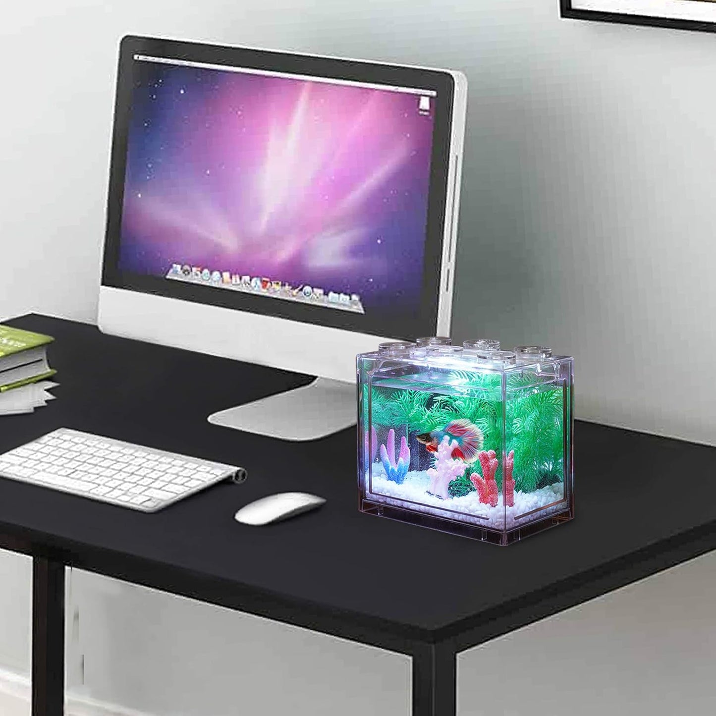 Kampffisch Aquarium Klein Komplettset, 1 L Aquarium Set Komplett Mit LED- Beleuchtung, Weißem Kies, Künstlichen Korallen Und Wasserpflanzen