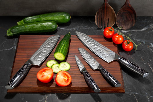 Wolfblood PRO 4Er Damastmesser Set XL (33, 31, 23 & 19Cm) TÜV Geprüfter 62 HRC Damaststahl Aus 67 Lagen I Damast Küchenmesser Set Mit Chefmesser, Santokumesser, Holzgriff, Geschenkbox & Klingenschutz