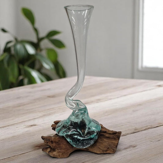 Handgefertigte Vase Aus Geschmolzenem Glas Auf Holz – Recyclingglas Auf Wurzelholz, Nachhaltige Deko Aus Bali, Ca. 30-40 Cm Hoch