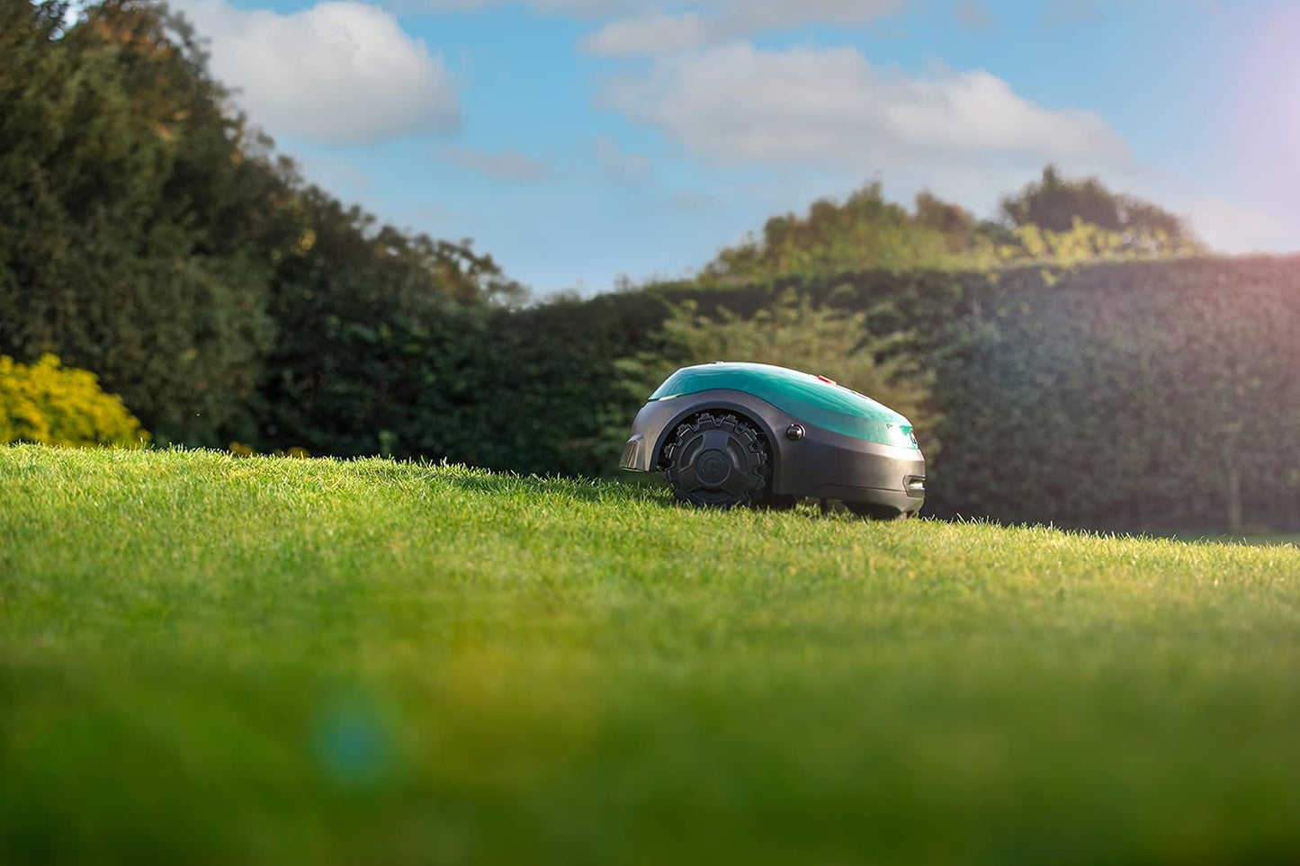 ROBOMOW RT300 Robotermäher/Rasenroboter Für Flächen Bis 300 Qm | 4,3 Ah; 18Cm Schnittbreite; Einfache Installation, Selbstreinigend Und Inkl. Schwimmendem Mähdeck, Mulchreiniger