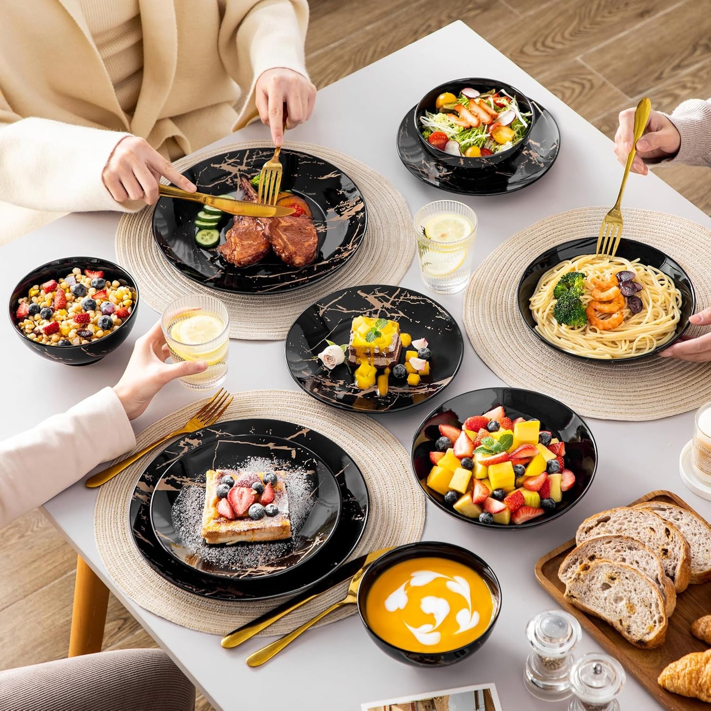 LOVECASA Tafelservice Porzellan, Serie Daphne, SWEET 24-Teiliges Kombiservice Set, Ess Geschirrset Mit Goldspritzer Design, Speiseteller, Dessertteller, Müslischalen Und Suppenteller Für 6 Personen