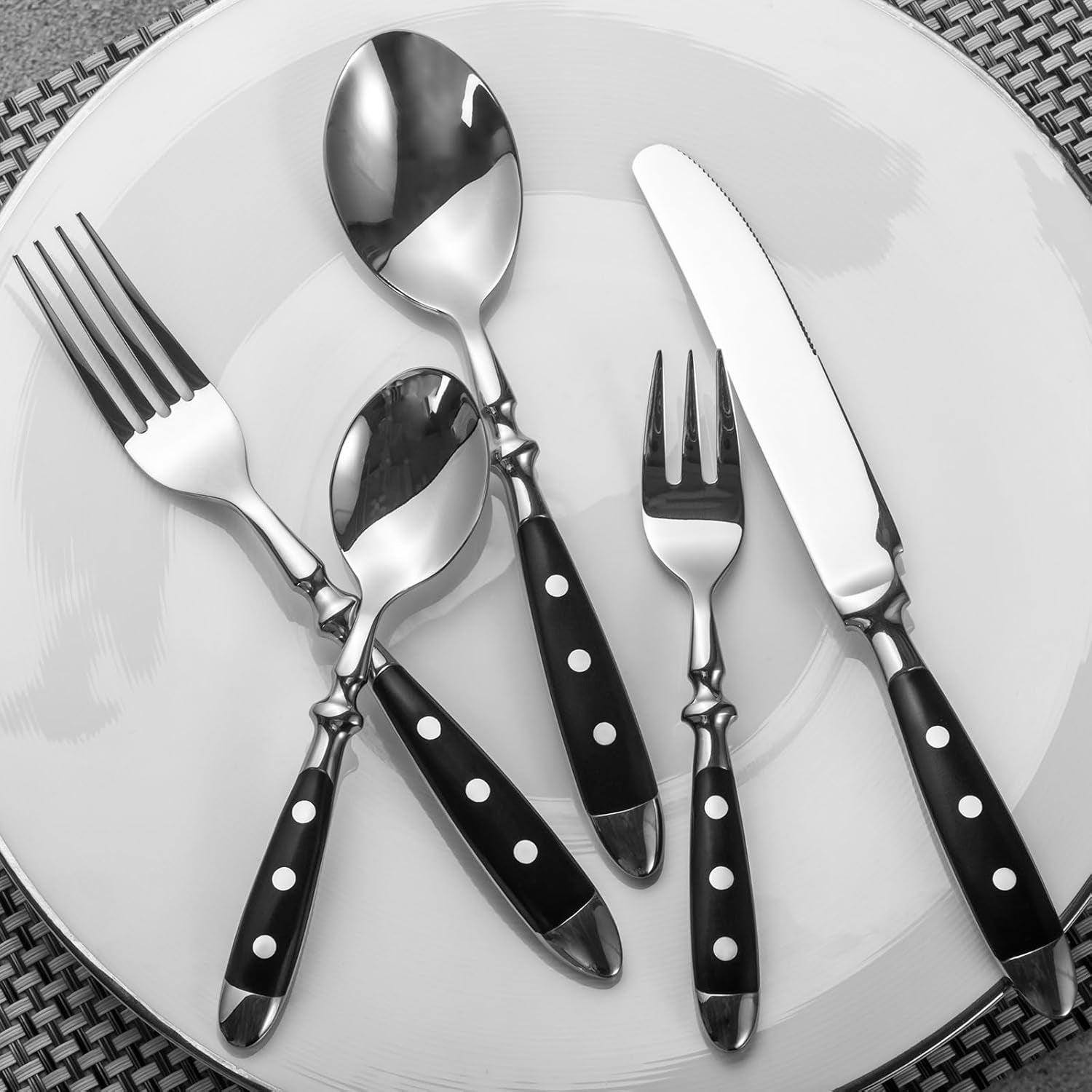 Alata Besteck Set Für 6 Personen - Rustikales Tafelbesteck Set Aus Edelstahl Mit Schwarzen Griffen - Geschmiedet Und Schwer - Serie Berlin
