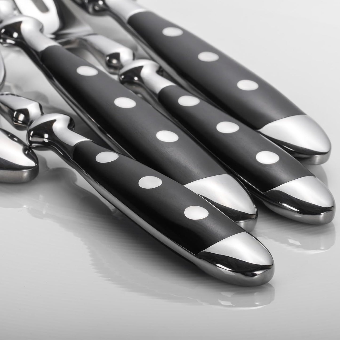 Alata Besteck Set Für 6 Personen - Rustikales Tafelbesteck Set Aus Edelstahl Mit Schwarzen Griffen - Geschmiedet Und Schwer - Serie Berlin