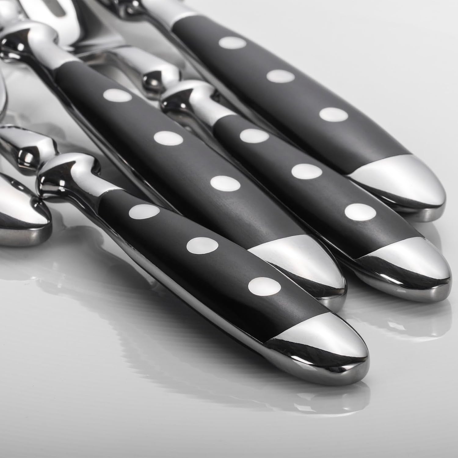 Alata Besteck Set Für 6 Personen - Rustikales Tafelbesteck Set Aus Edelstahl Mit Schwarzen Griffen - Geschmiedet Und Schwer - Serie Berlin