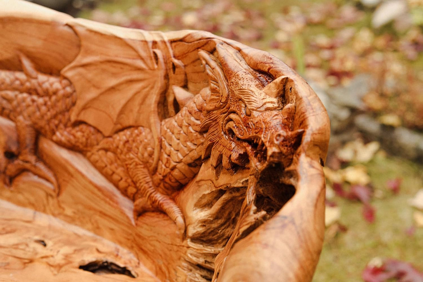 Windalf Massiver Gartenstuhl Mit Drachen NACHTSCHATTEN 80 Cm Holz-Hocker Handarbeit Wurzelholz