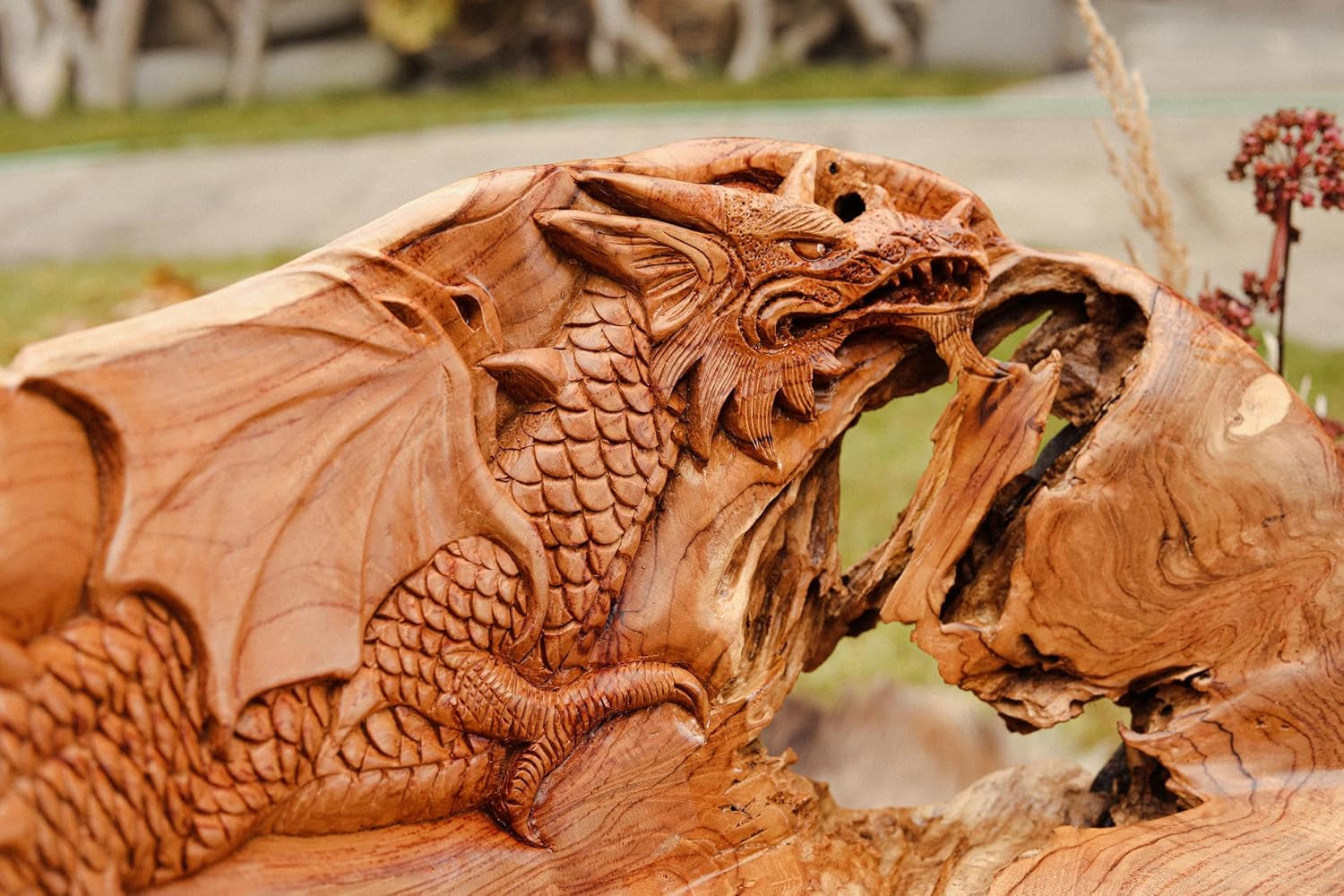 Windalf Massiver Gartenstuhl Mit Drachen NACHTSCHATTEN 80 Cm Holz-Hocker Handarbeit Wurzelholz