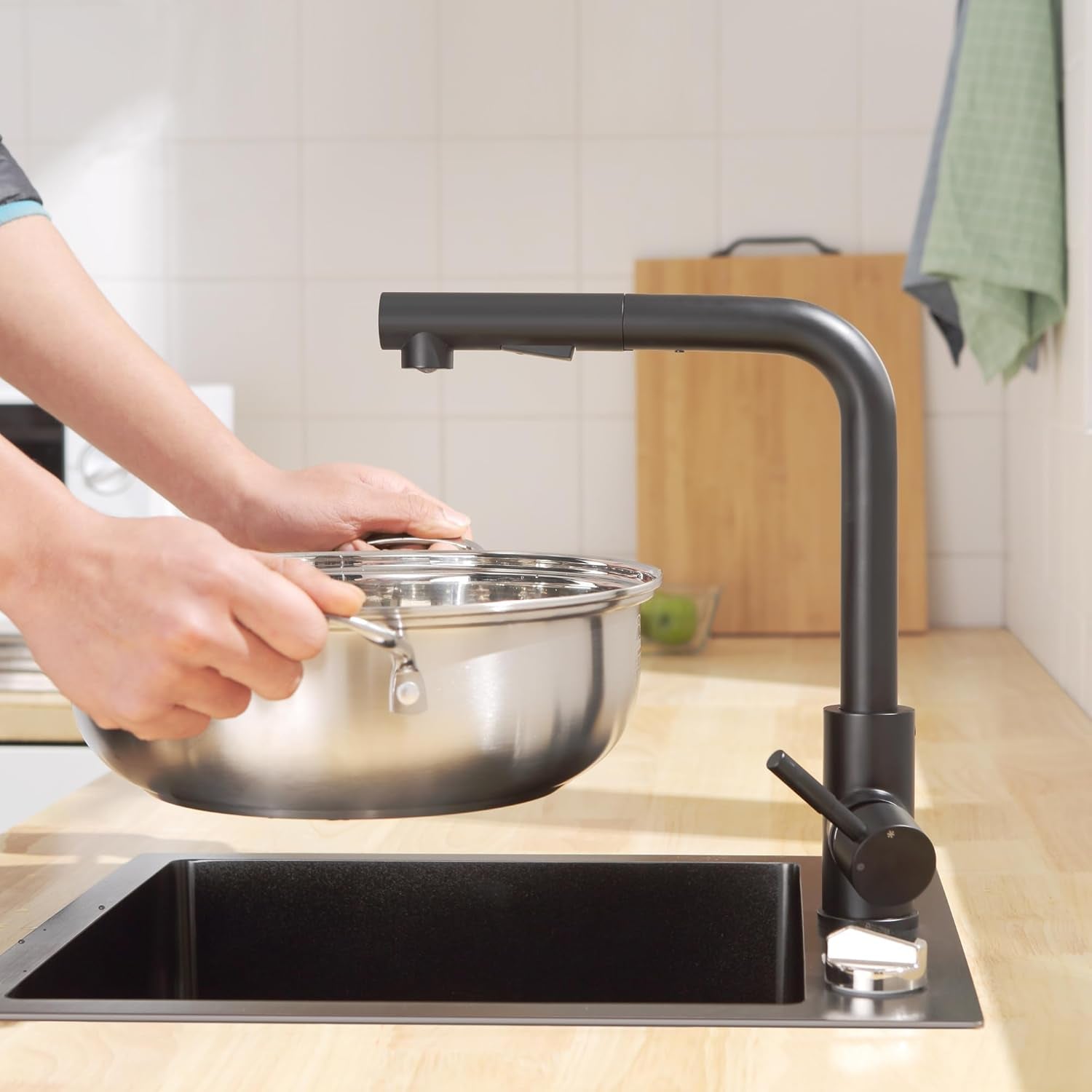 CECIPA Hochdruck Wasserhahn Küche Schwarz, Küchenarmatur Ausziehbar, Spültischarmatur Mit Brause Zwei Wasserstrahlarten, Armatur Küche 360° Schwenkbar, Mischbatterie Küche Edelstahl, X203B