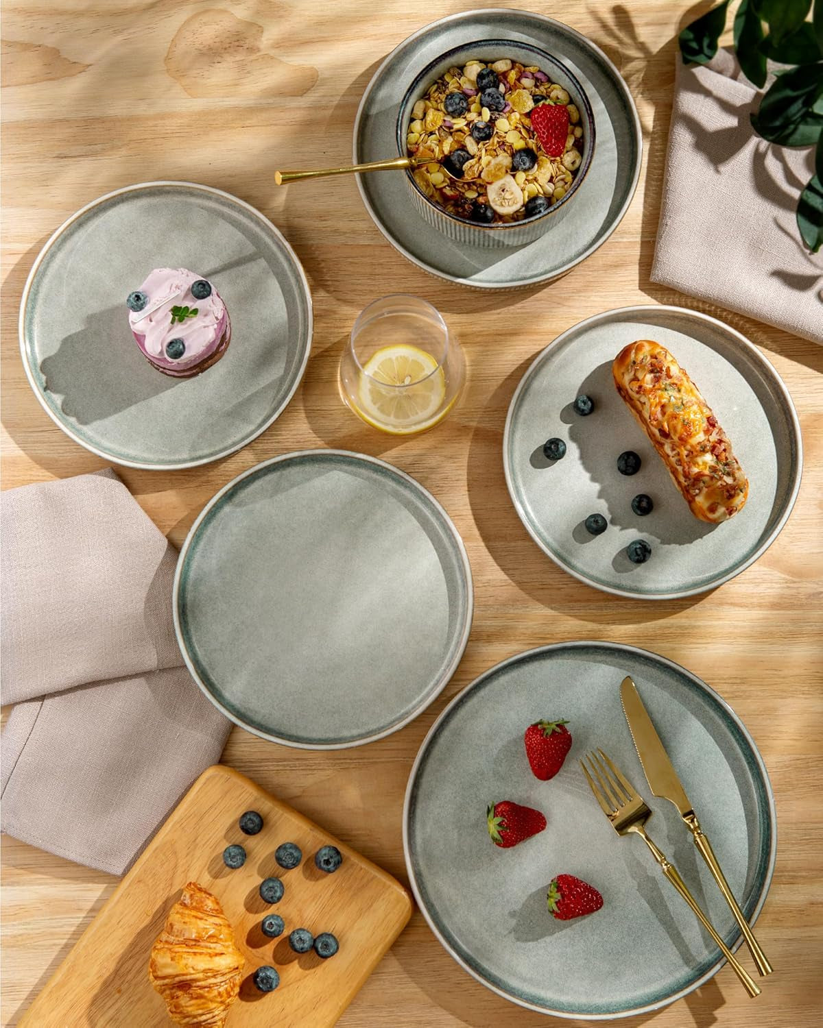 Gbhome Steingut Geschirrset 6 Personen, 18-Tlg Reaktive Glasur Handarbeit Steingut Geschirr Set, Mikrowellen- & Spülmaschinenfest Schüssel- Und Teller Set