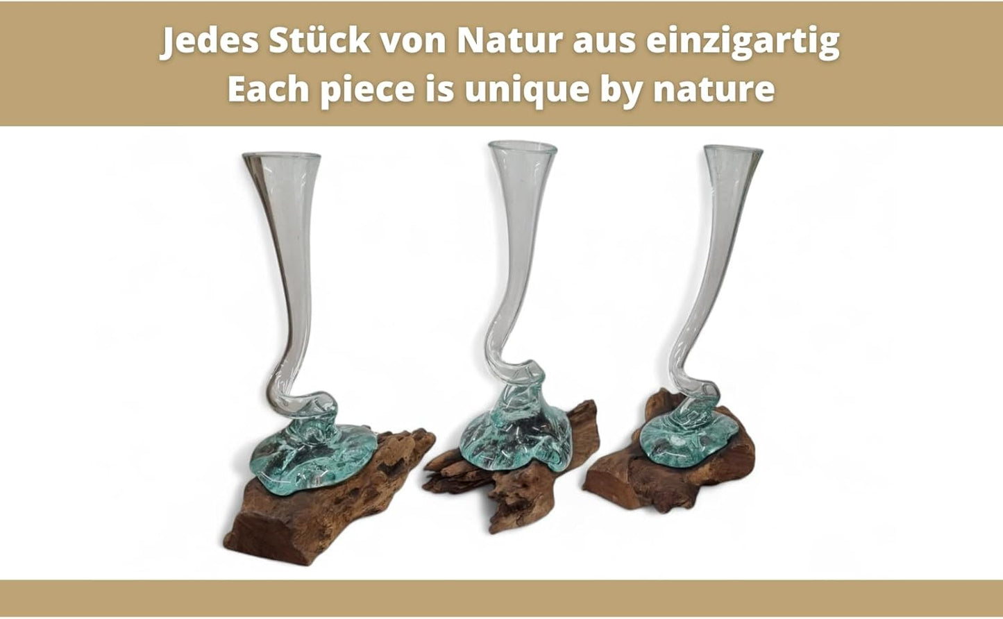 Handgefertigte Vase Aus Geschmolzenem Glas Auf Holz – Recyclingglas Auf Wurzelholz, Nachhaltige Deko Aus Bali, Ca. 30-40 Cm Hoch